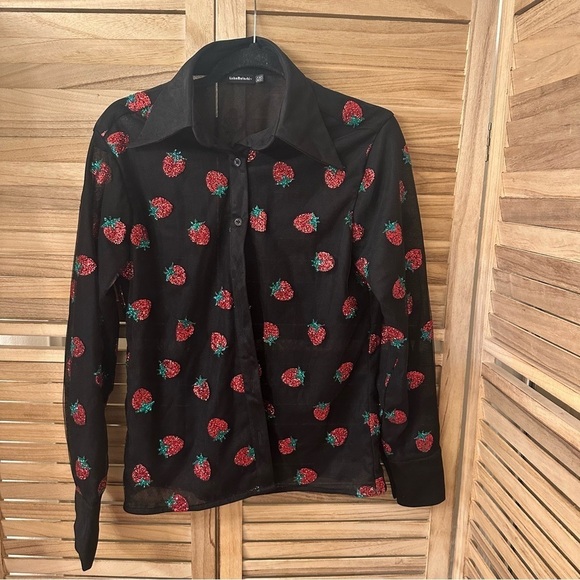 Rare Lirika Matoshi Strawberry Shirt in black size S - Picture 1 of 4